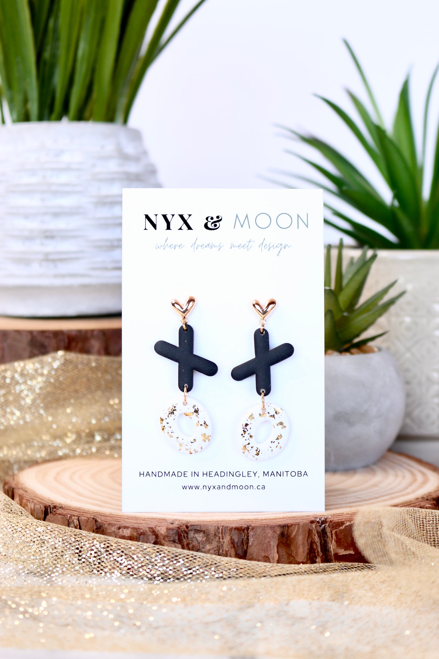 XO | Dangle Earrings